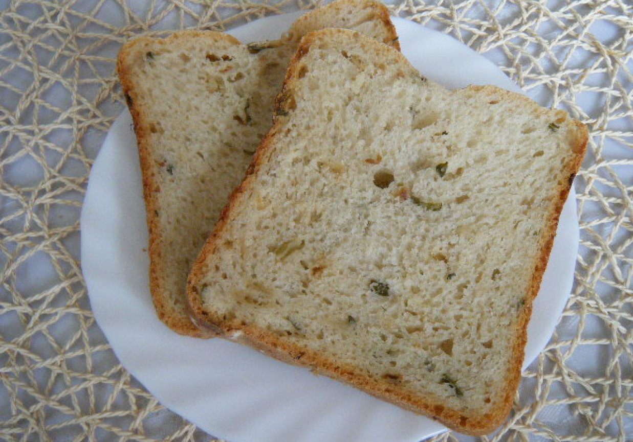 Chleb cebulowy z wypiekacza foto
