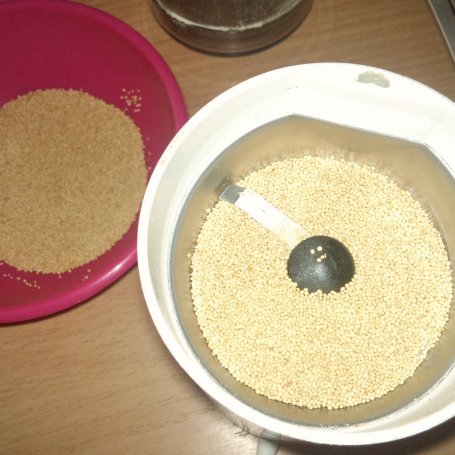 Krok 1 - Chleb drożdżowy z mąką amarantusową i orzechami foto