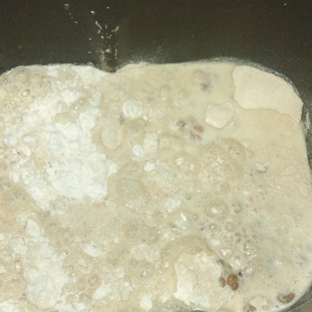 Krok 3 - Chleb drożdżowy z mąką amarantusową i orzechami foto