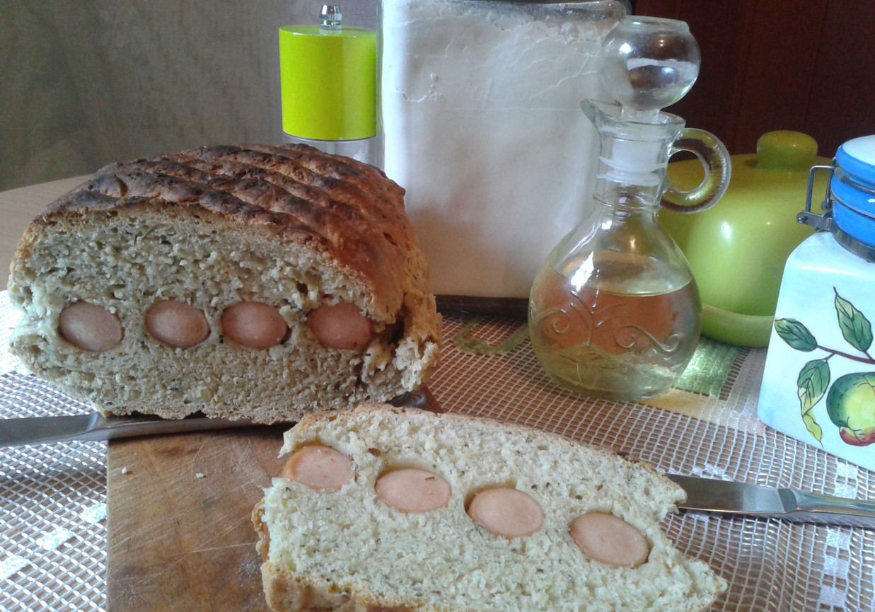 Chleb drożdżowy z niespodzianką foto