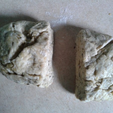 Krok 4 - Chleb drożdżowy z niespodzianką foto