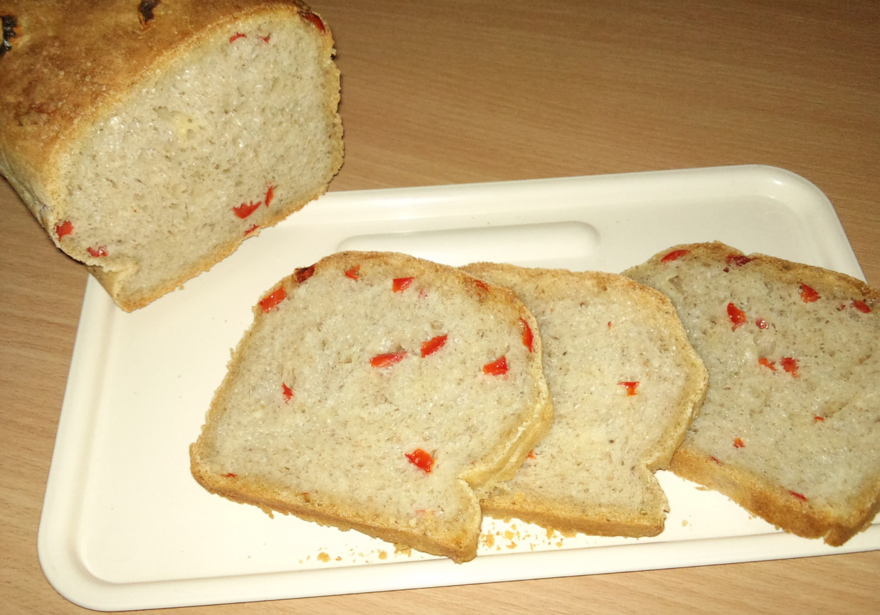 Chleb drożdżowy z papryką i oregano foto