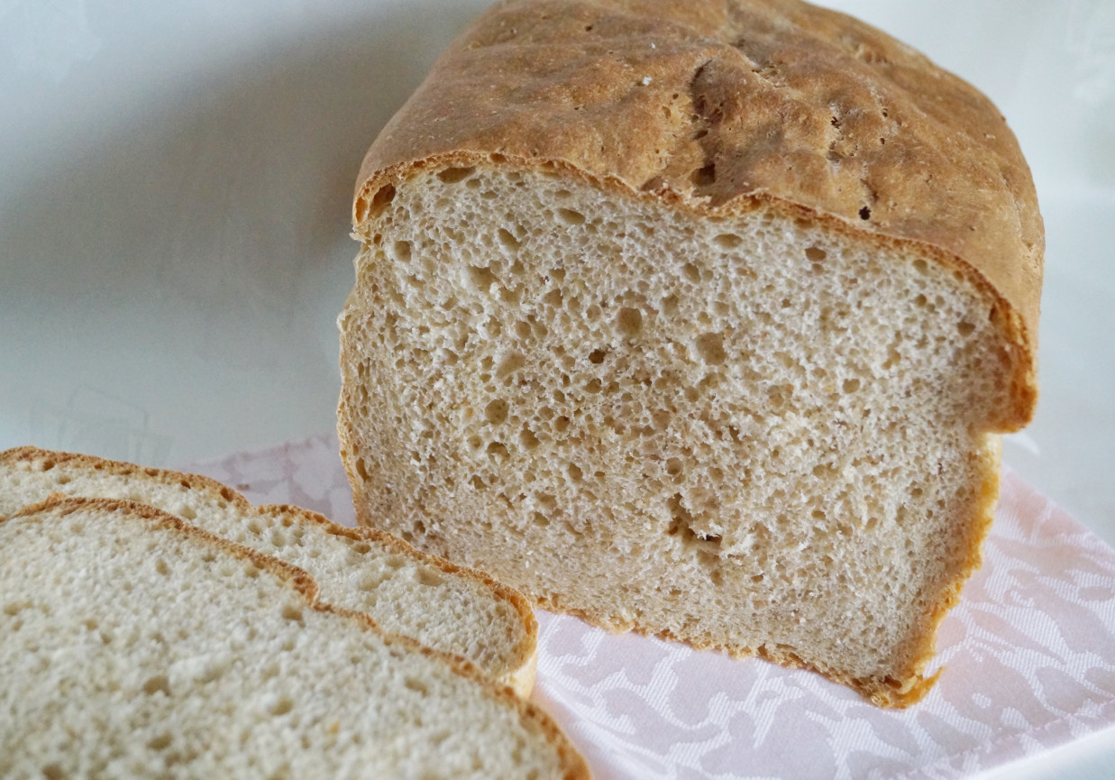 Chleb drożdżowy z piwem i serwatką foto