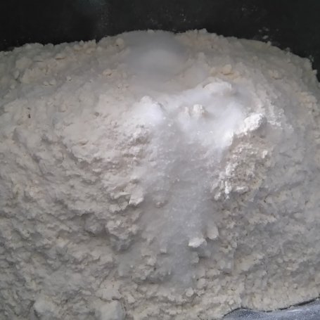 Krok 2 - Chleb drożdżowy z piwem i serwatką foto