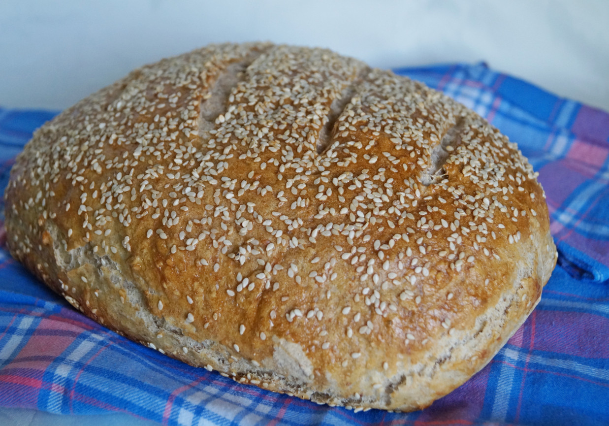 Chleb drożdżowy z płatkami i ziarnami foto