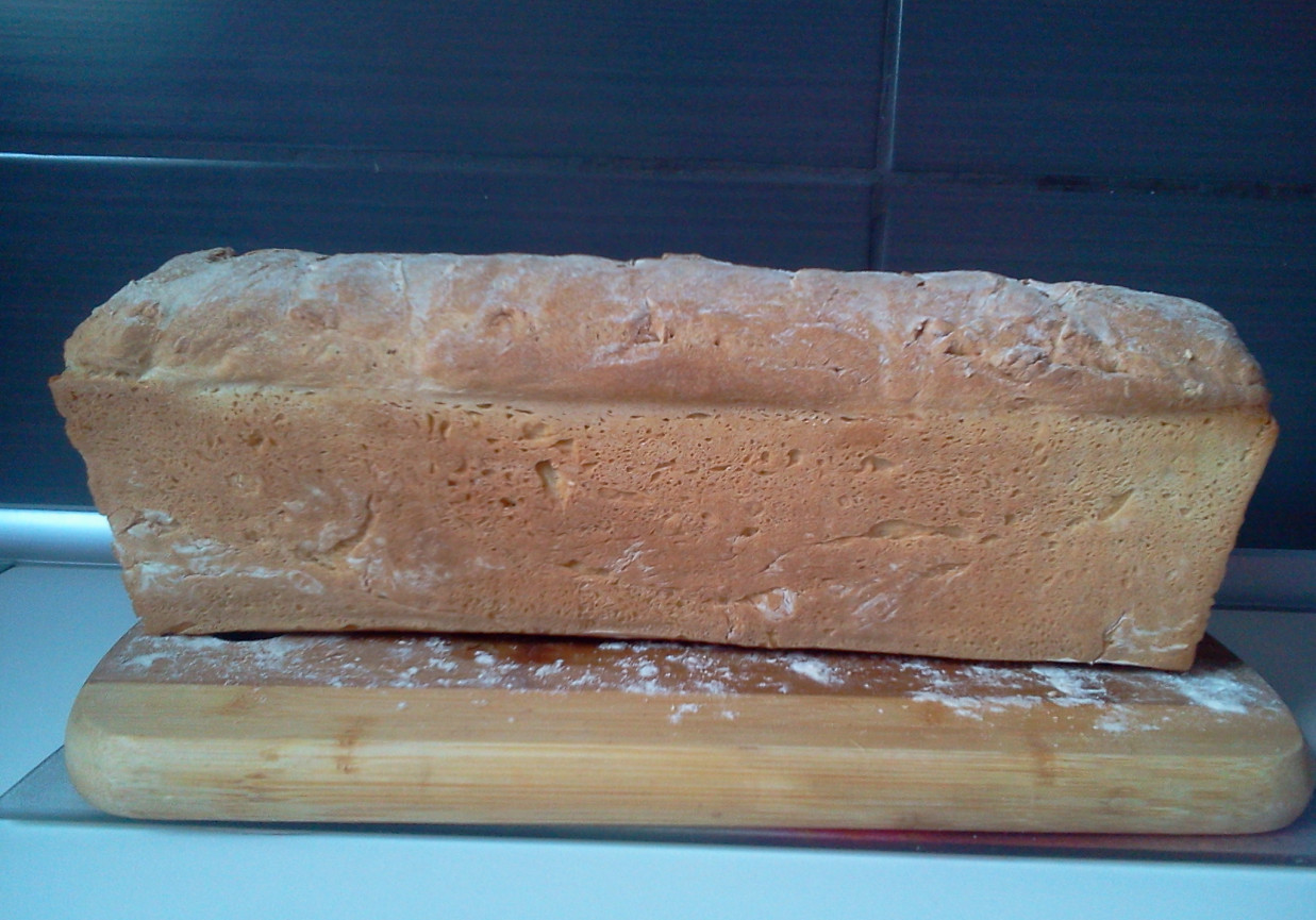 Chleb duży pszenny z mąki 750 foto