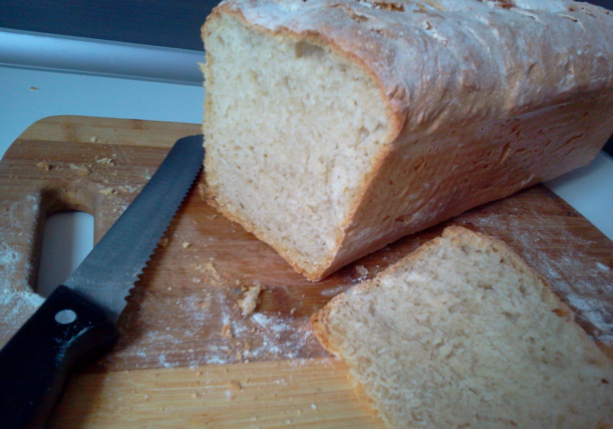 Chleb duży pszenny z mąki 750 foto