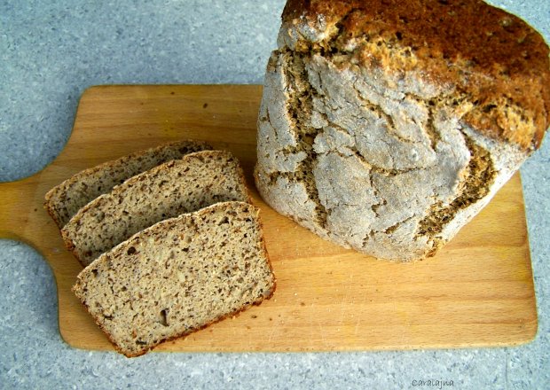 Fotografia przedstawiająca chleb gryczany na zakwasie