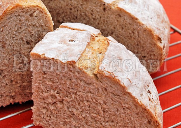 Fotografia przedstawiająca Chleb mieszany na żytnim zakwasie