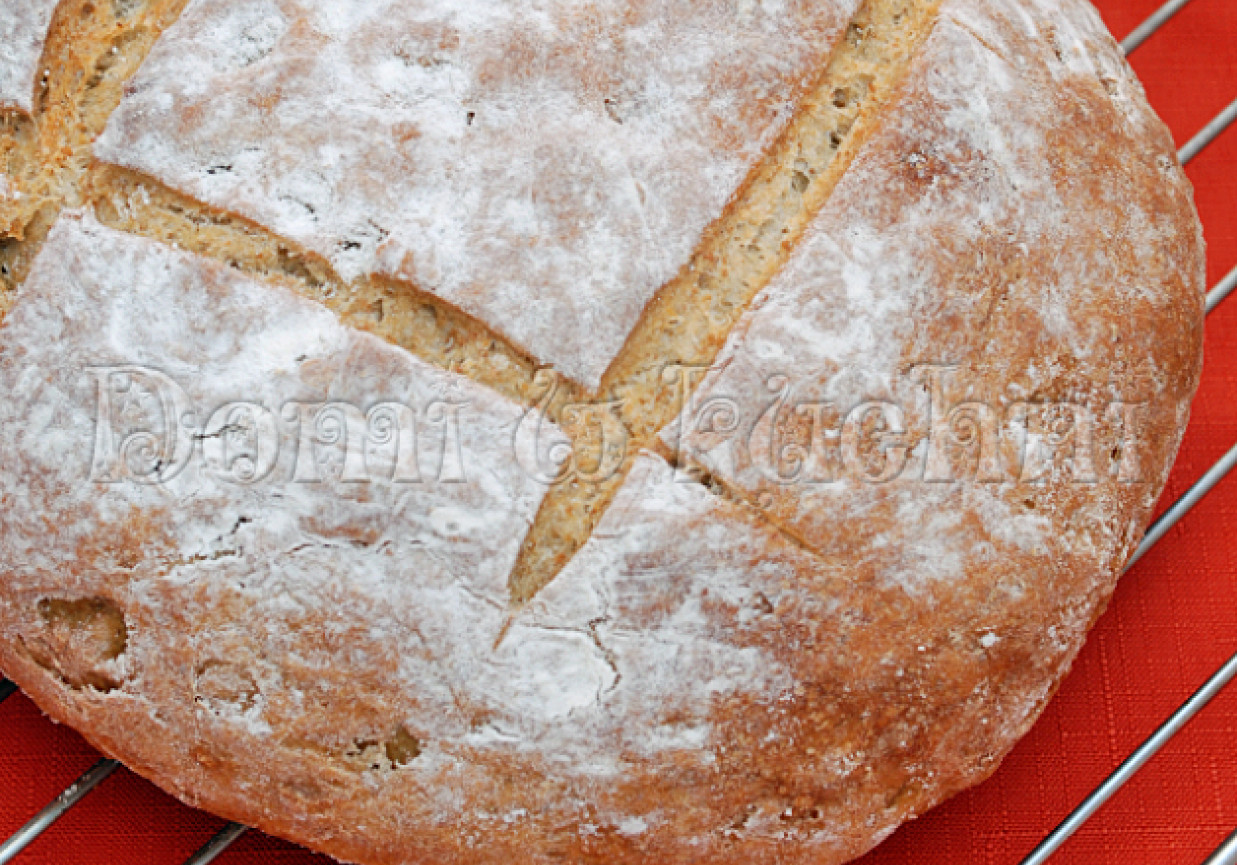 Chleb mieszany na żytnim zakwasie foto