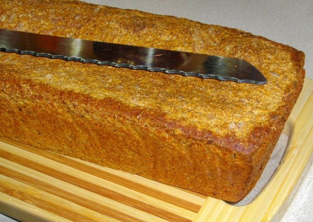 Fotografia przedstawiająca Chleb mieszany z drożdżami i zakwasem - bez zagniatania
