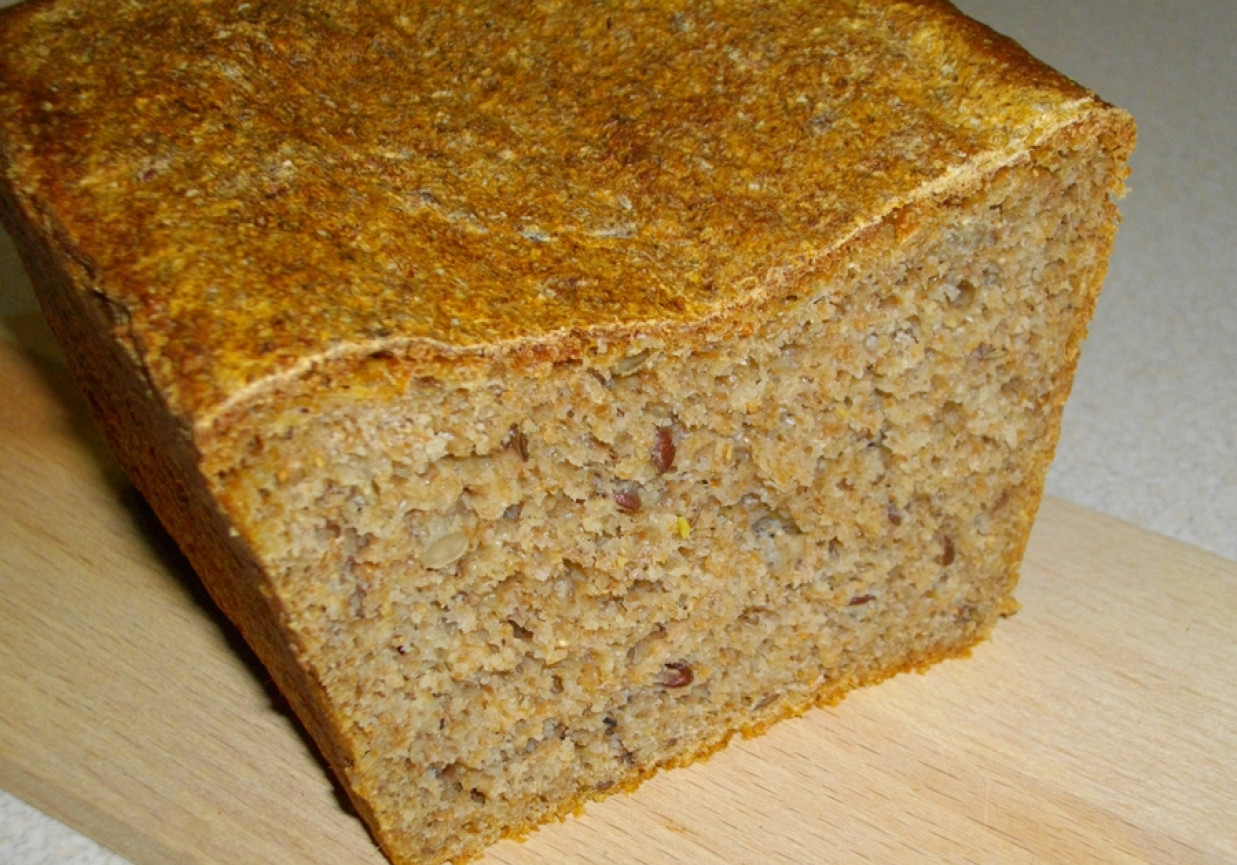 Chleb mieszany z drożdżami i zakwasem - bez zagniatania foto