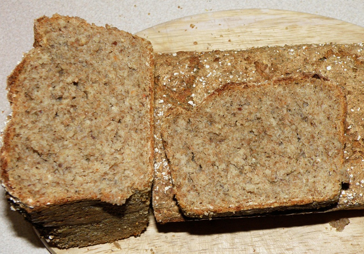 Chleb mieszany z lnem i płatkami owsianymi - na drożdżach foto
