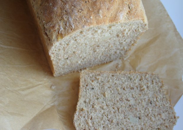 Fotografia przedstawiająca Chleb mieszany z oregano