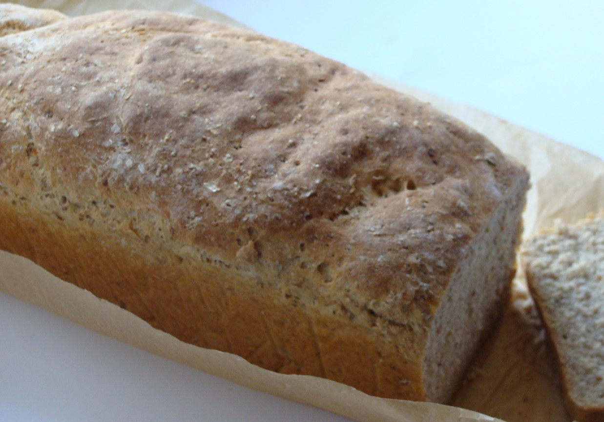 Chleb mieszany z oregano foto
