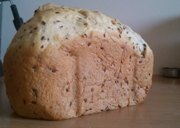 Fotografia przedstawiająca Chleb na mleku z siemieniem lnianym