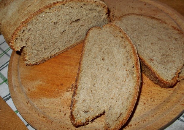 Fotografia przedstawiająca Chleb na młodym zakwasie