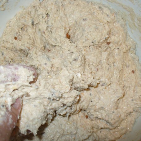 Krok 6 - Chleb  na zakwasie z dodatkiem nasion chia foto