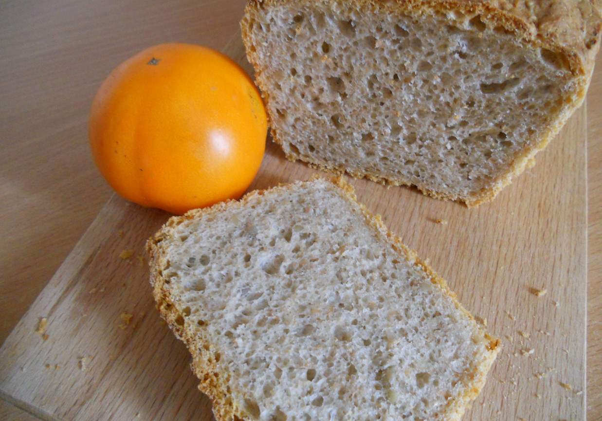 Chleb na zakwasie z mąki mieszanej foto