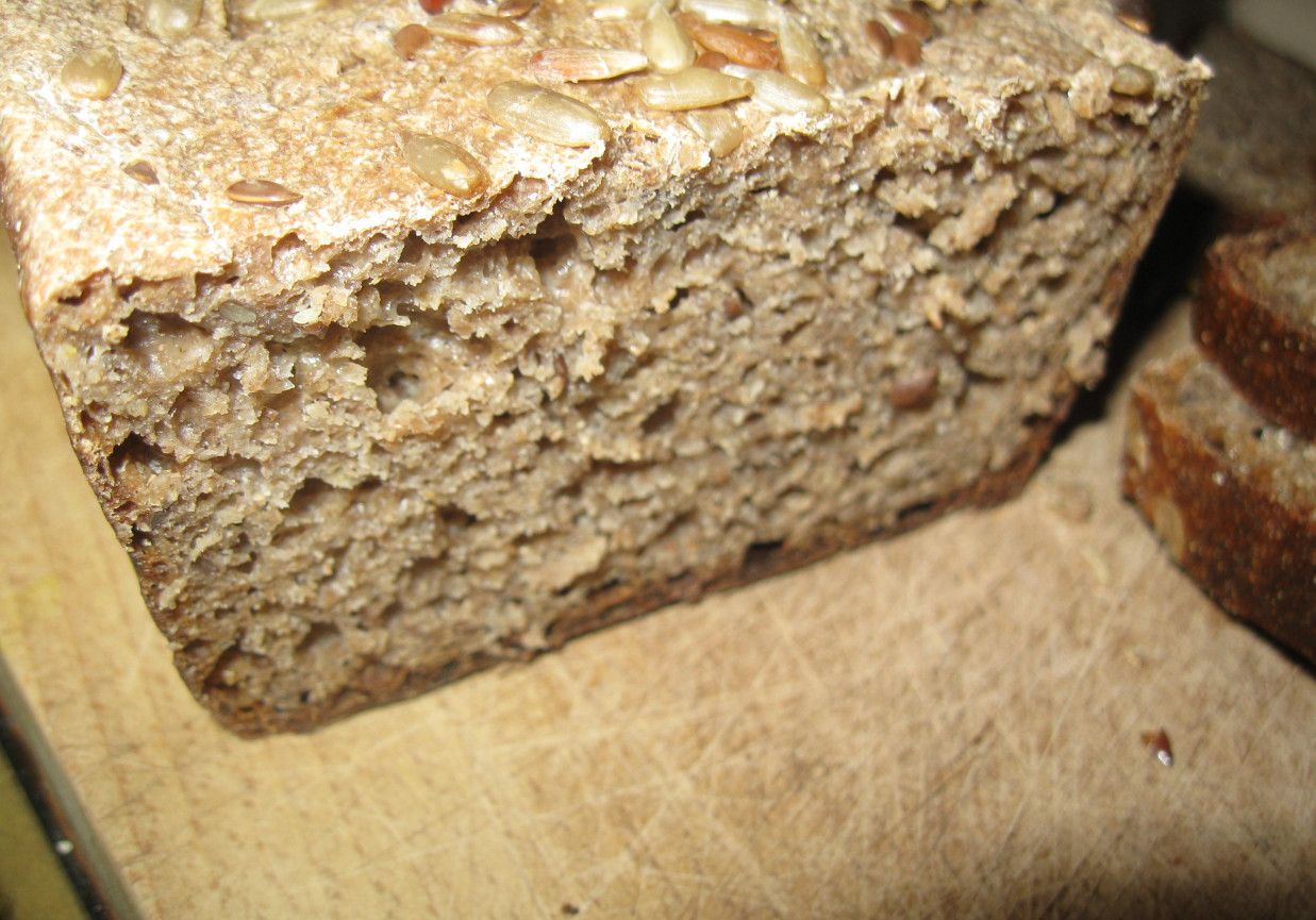 Chleb na zakwasie z mąki żytniej foto