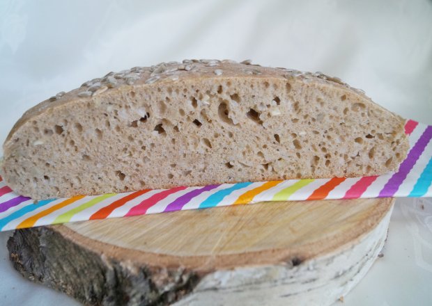 Fotografia przedstawiająca Chleb na zakwasie z ryżem