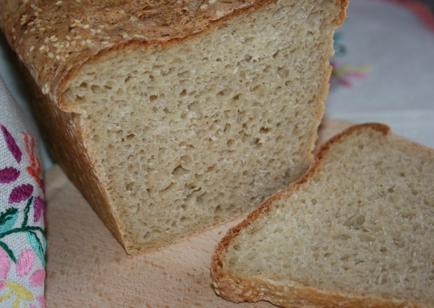 Fotografia przedstawiająca Chleb na zakwasie z zarodkami pszennymi