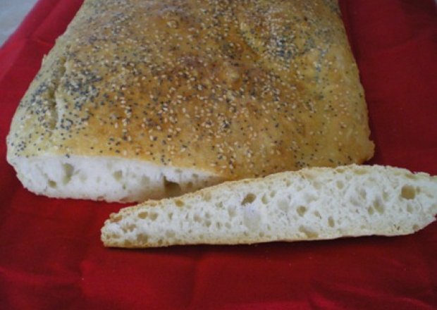 Fotografia przedstawiająca Chleb na ziarnku drożdży