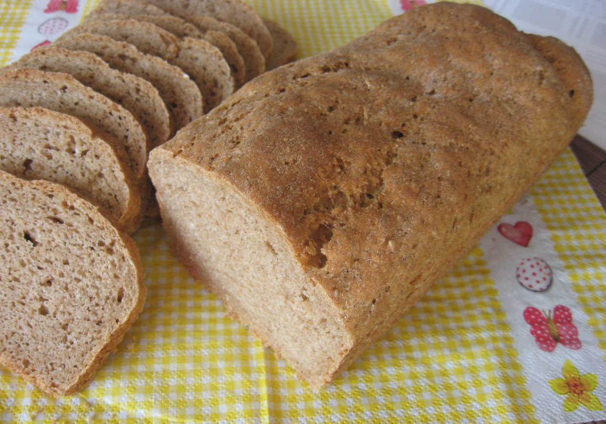 Chleb orkiszowo - pszenny na drożdżach foto