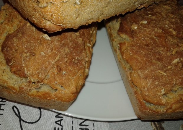 Fotografia przedstawiająca Chleb owsiano - ostropestowy