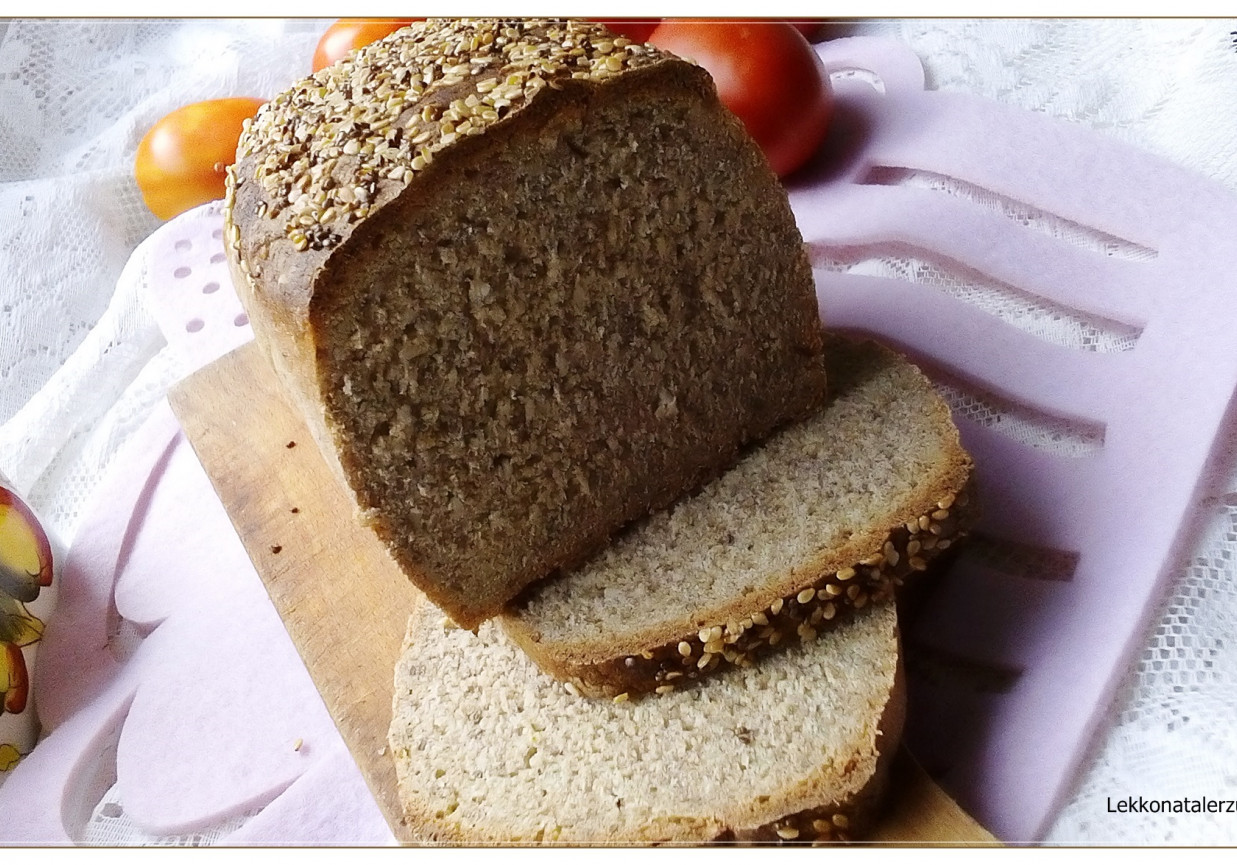 Chleb owsiano-żytni z chia i sezamem foto