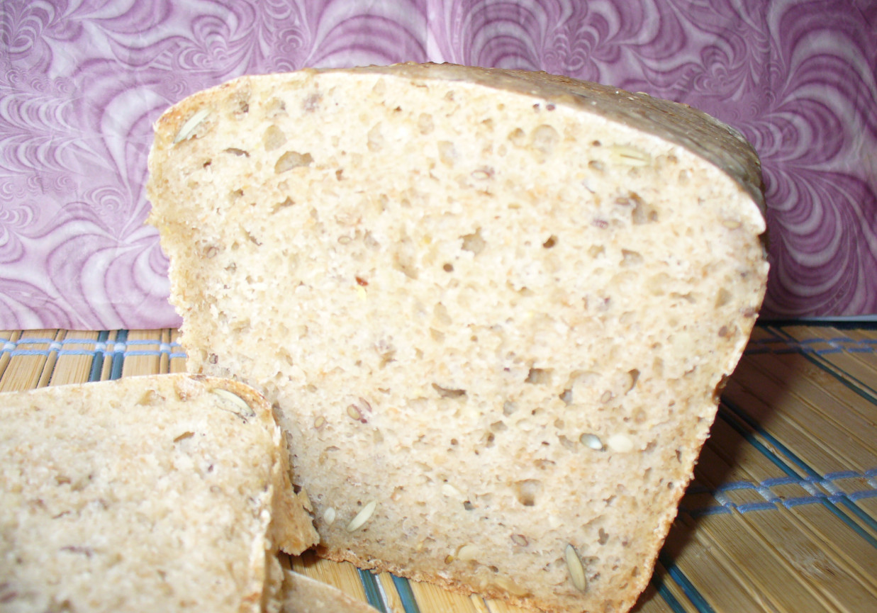 Chleb przenno  - żytni  foto