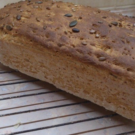 Krok 4 - Chleb pszenno grahamowy z ziarnami foto