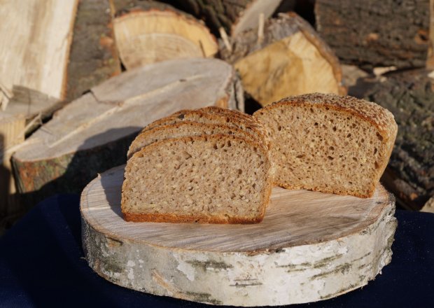 Fotografia przedstawiająca Chleb pszenno-orkiszowy z jaglanką