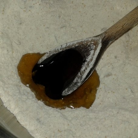 Krok 3 - Chleb pszenno - orkiszowy z otrębami na oleju sezamowym. foto