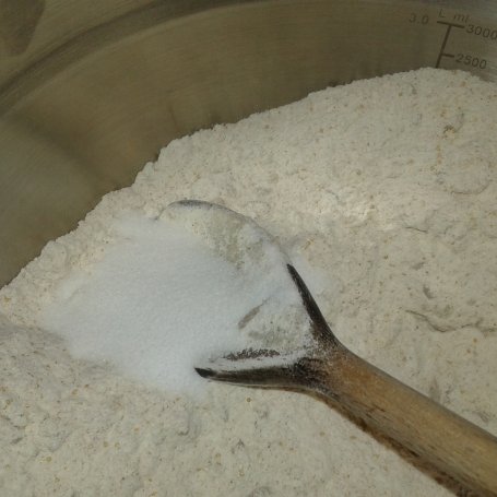 Krok 5 - Chleb pszenno - orkiszowy z otrębami na oleju sezamowym. foto