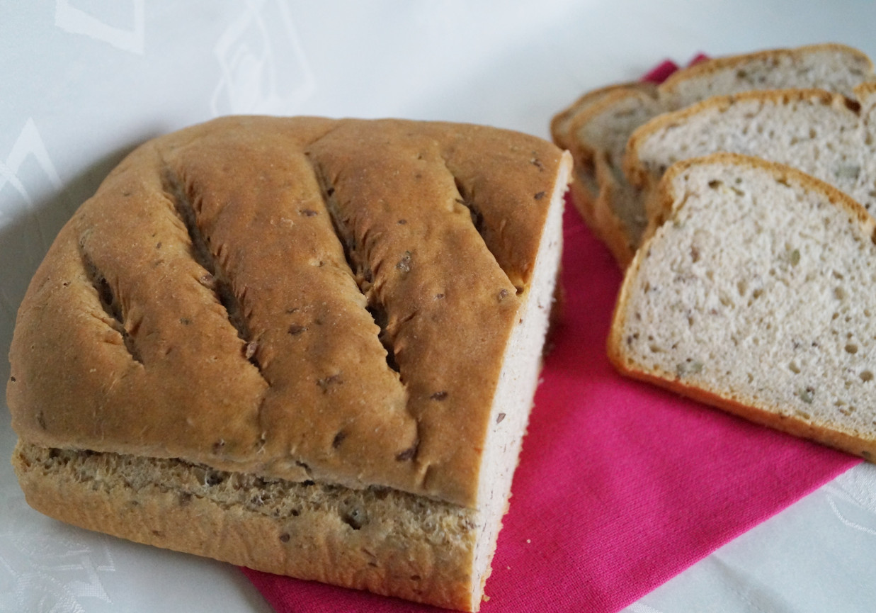 Chleb pszenno-żytni drożdżowy foto