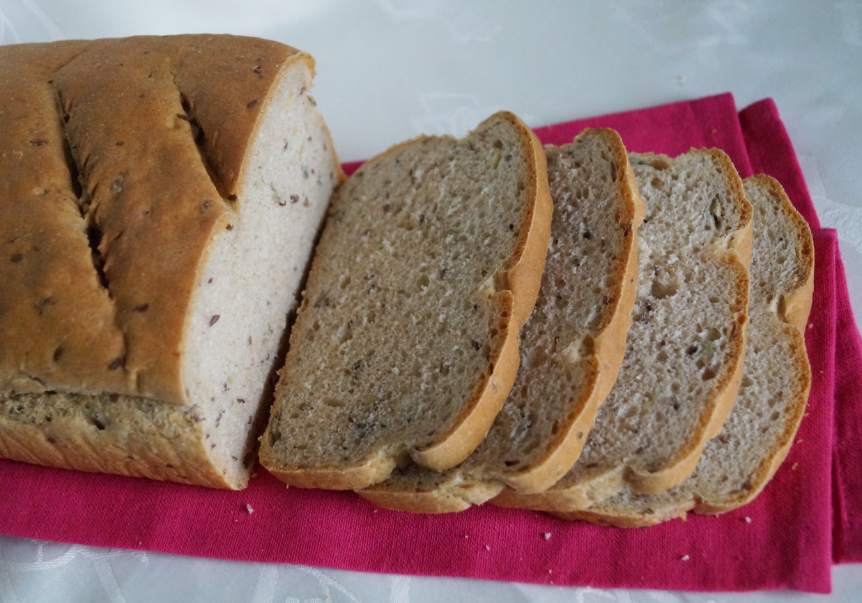 Chleb pszenno-żytni drożdżowy foto