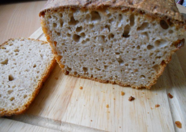 Fotografia przedstawiająca Chleb pszenno-żytni na młodym zakwasie