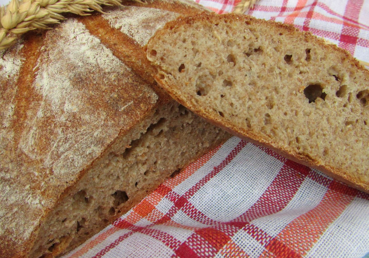 Chleb pszenno- żytni na zakwasie foto