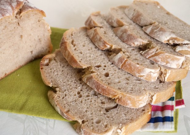Fotografia przedstawiająca Chleb pszenno-żytni na zakwasie