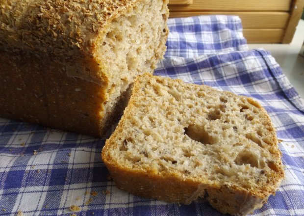 Fotografia przedstawiająca Chleb pszenno-żytni na zakwasie
