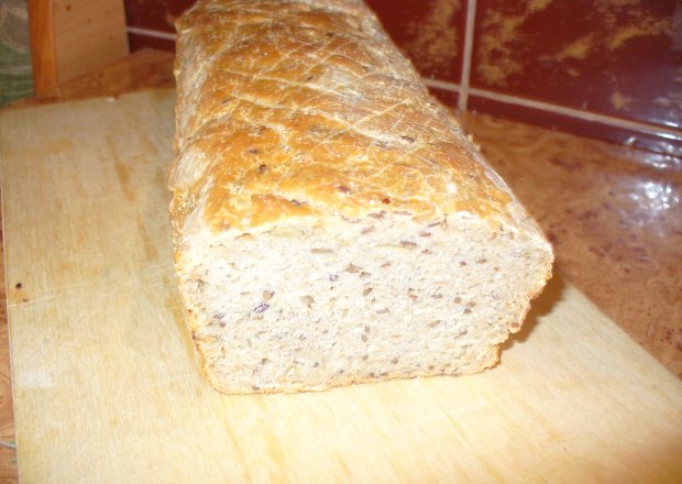 Fotografia przedstawiająca Chleb pszenno żytni na zakwasie