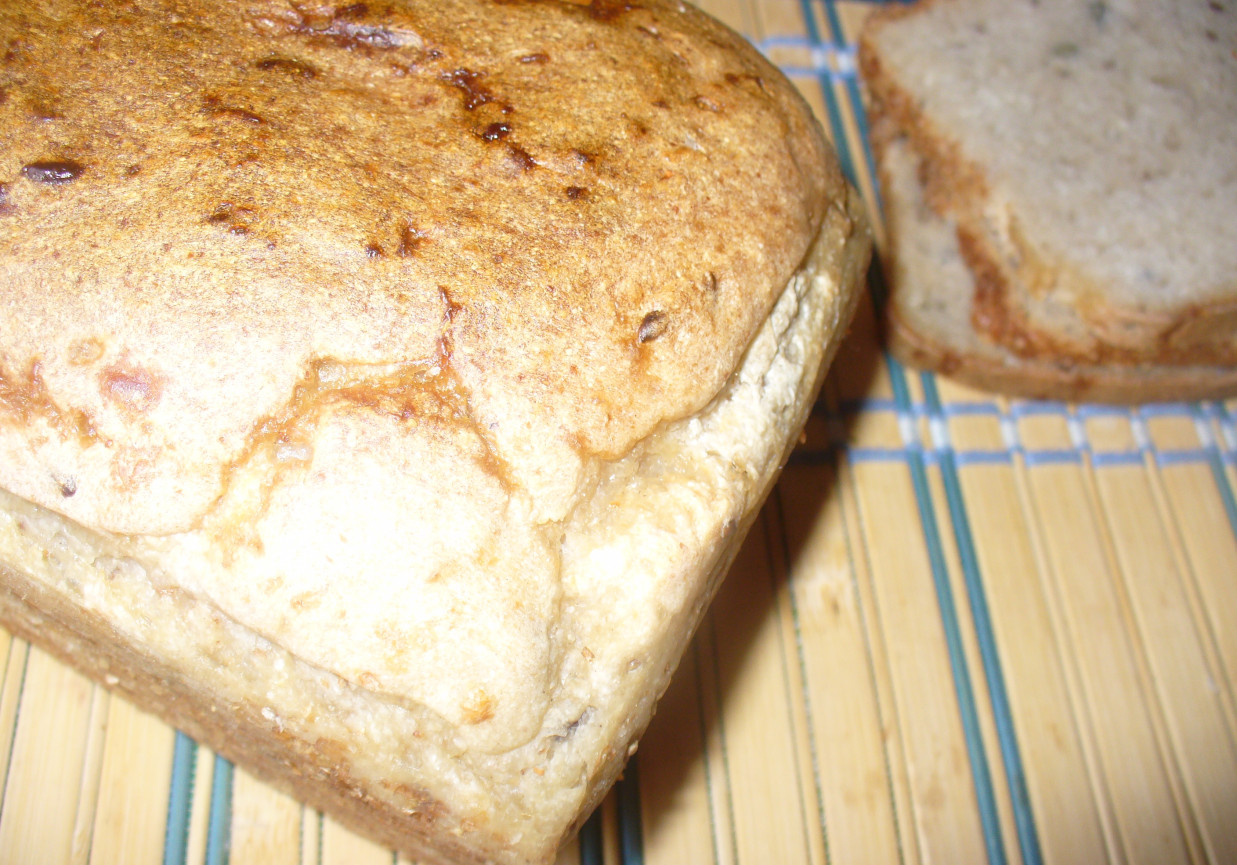 Chleb  pszenno -żytni z orkiszem  foto