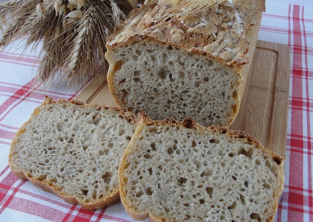 Fotografia przedstawiająca Chleb pszenno żytni z otrębami