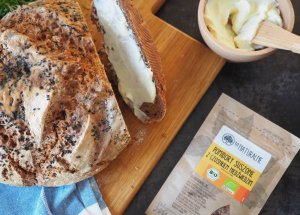 Jak zrobić chleb pszenno-żytni z suszonymi pomidorami i czosnkiem niedźwiedzim foto