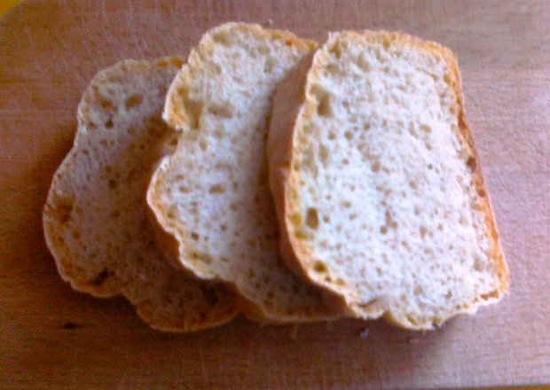 Fotografia przedstawiająca Chleb pszenno-żytni z jogurtem naturalnym