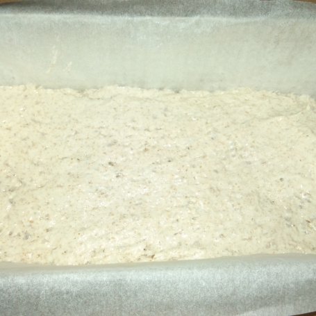 Krok 3 - Chleb pszenny mleczny z kaszą jęczmienną na zakwasie pszennym foto