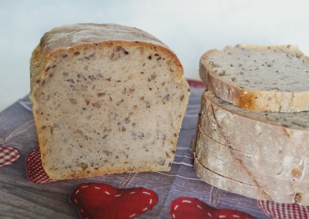 Fotografia przedstawiająca Chleb pszenny na zakwasie z babką płesznik