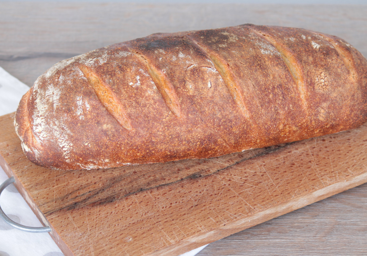 Chleb pszenny na zakwasie z water roux foto