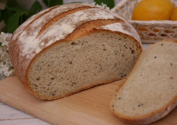 Fotografia przedstawiająca Chleb pszenny na zakwasie żytnim